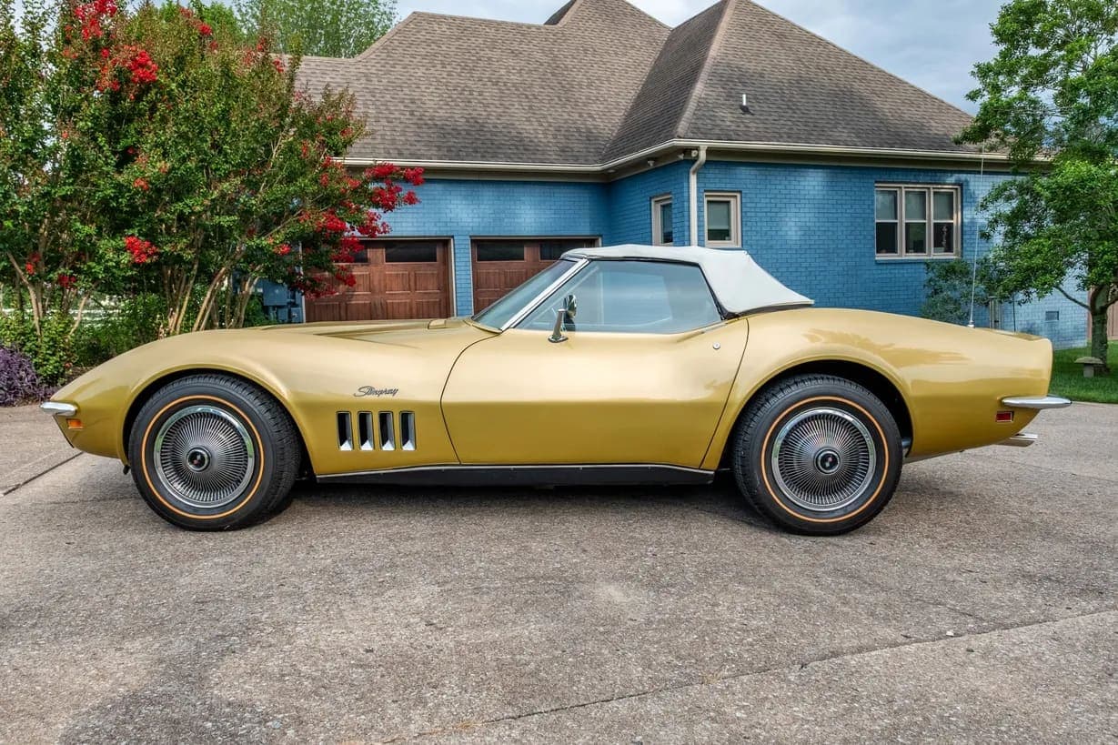 1969 Chevrolet Corvette Convertible 427, view