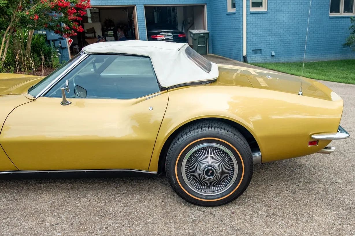 1969 Chevrolet Corvette Convertible 427, view