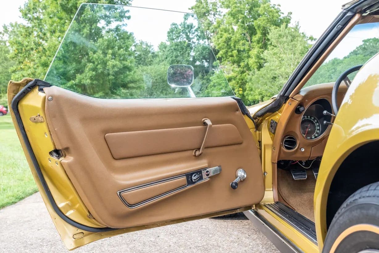 1969 Chevrolet Corvette Convertible 427, view