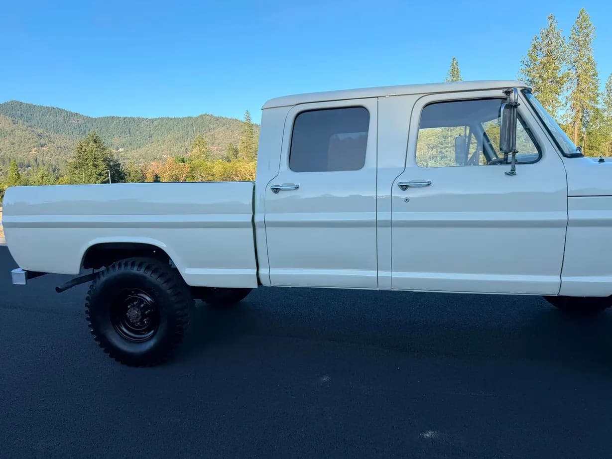 1969 Ford F-250 Custom Crew Cab Highboy, view