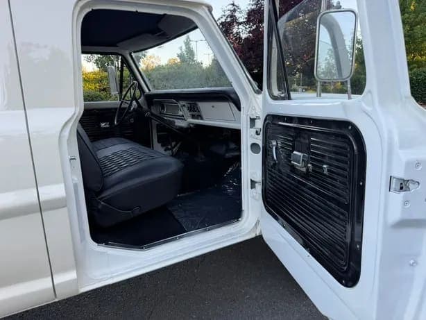 1969 Ford F-250 Custom Crew Cab Highboy, view