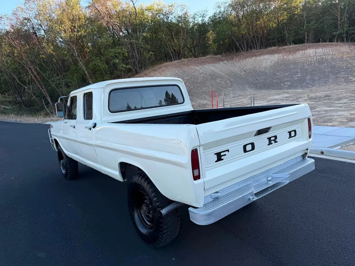 1969 Ford F-250 Custom Crew Cab Highboy, view