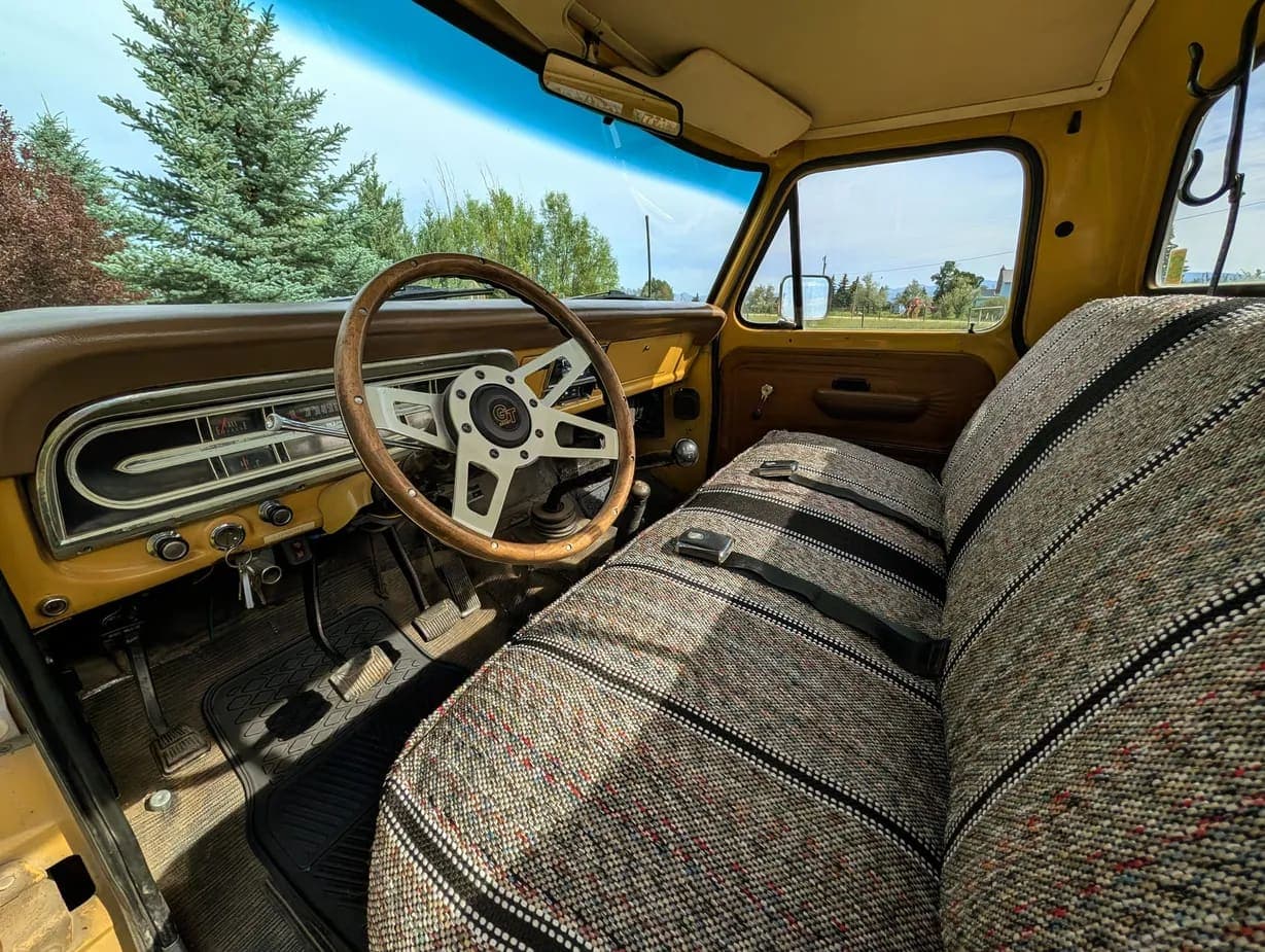 1972 Ford F-250 Custom Explorer Highboy, view