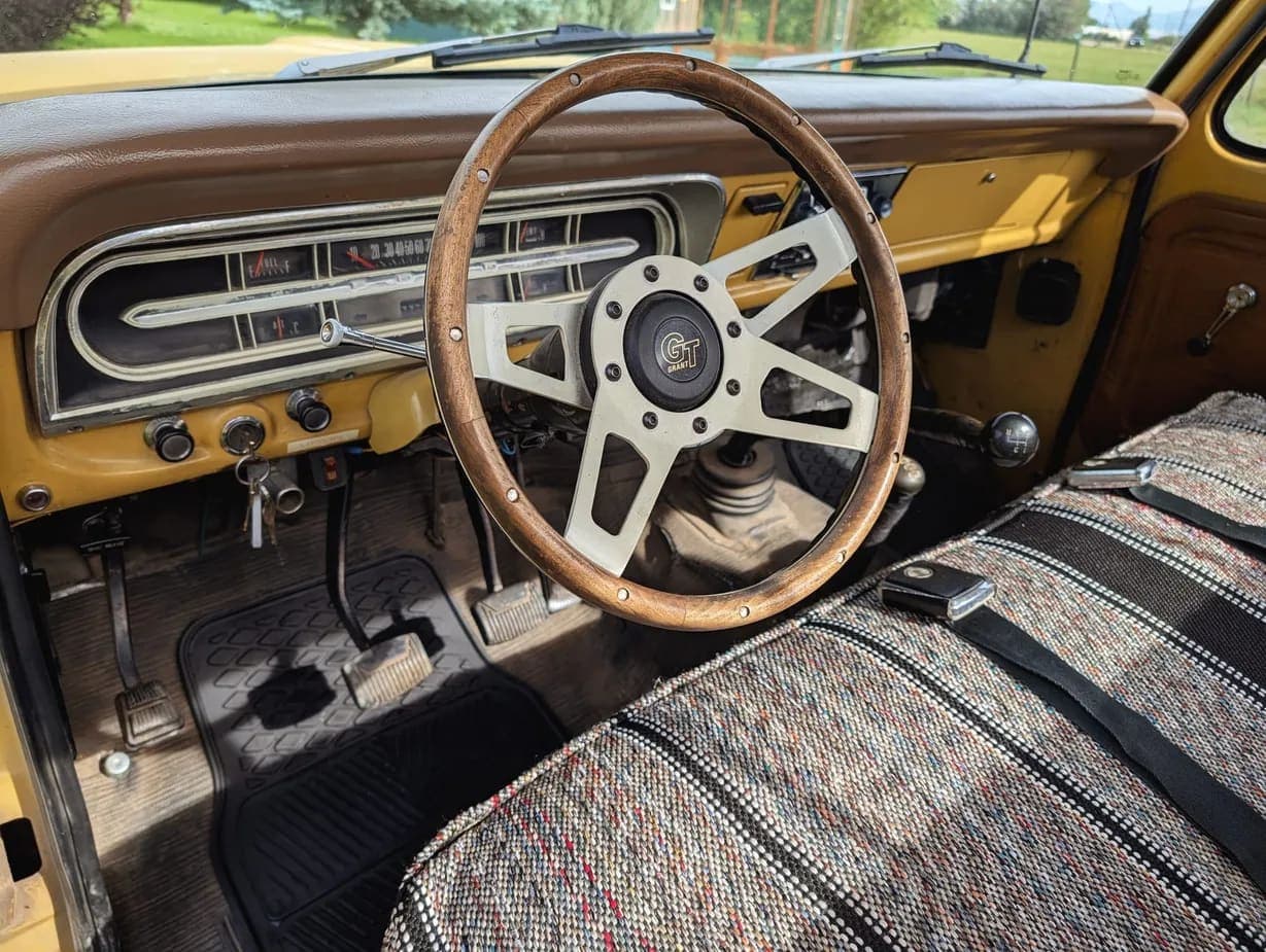 1972 Ford F-250 Custom Explorer Highboy, view