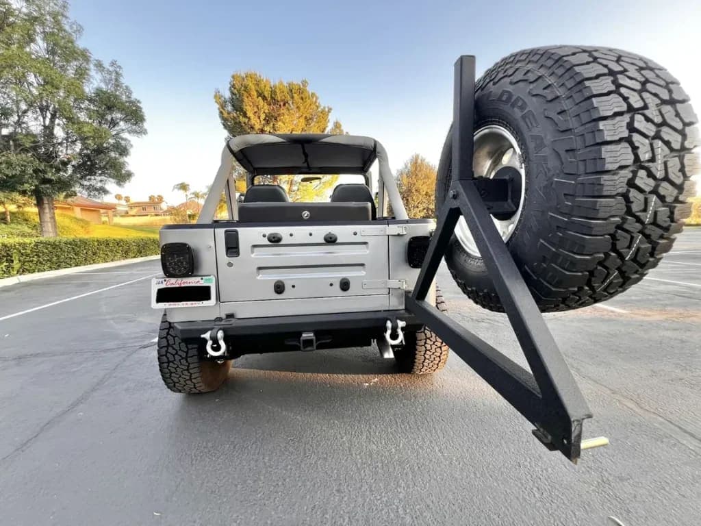 1988 Jeep Wrangler Laredo 4.2, view