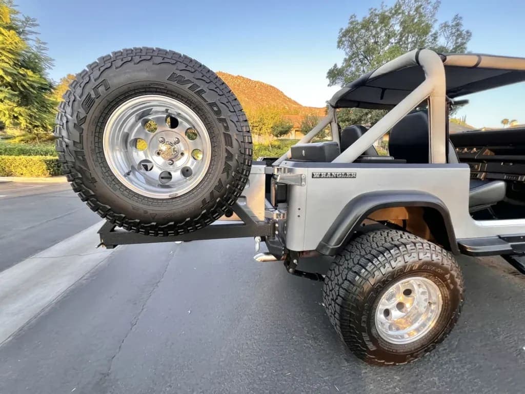 1988 Jeep Wrangler Laredo 4.2, view