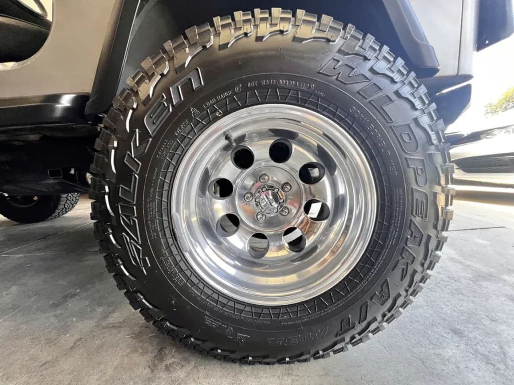 1988 Jeep Wrangler Laredo 4.2, view