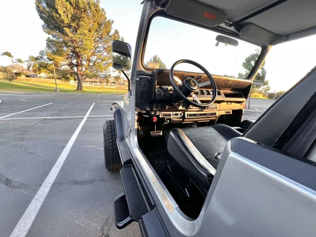 1988 Jeep Wrangler Laredo 4.2, view