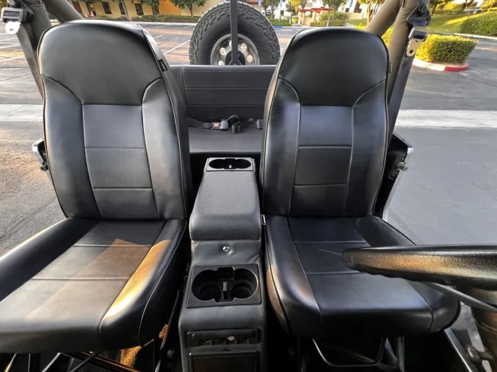 1988 Jeep Wrangler Laredo 4.2, view