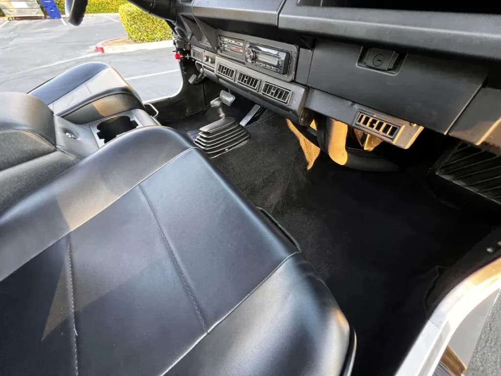 1988 Jeep Wrangler Laredo 4.2, view