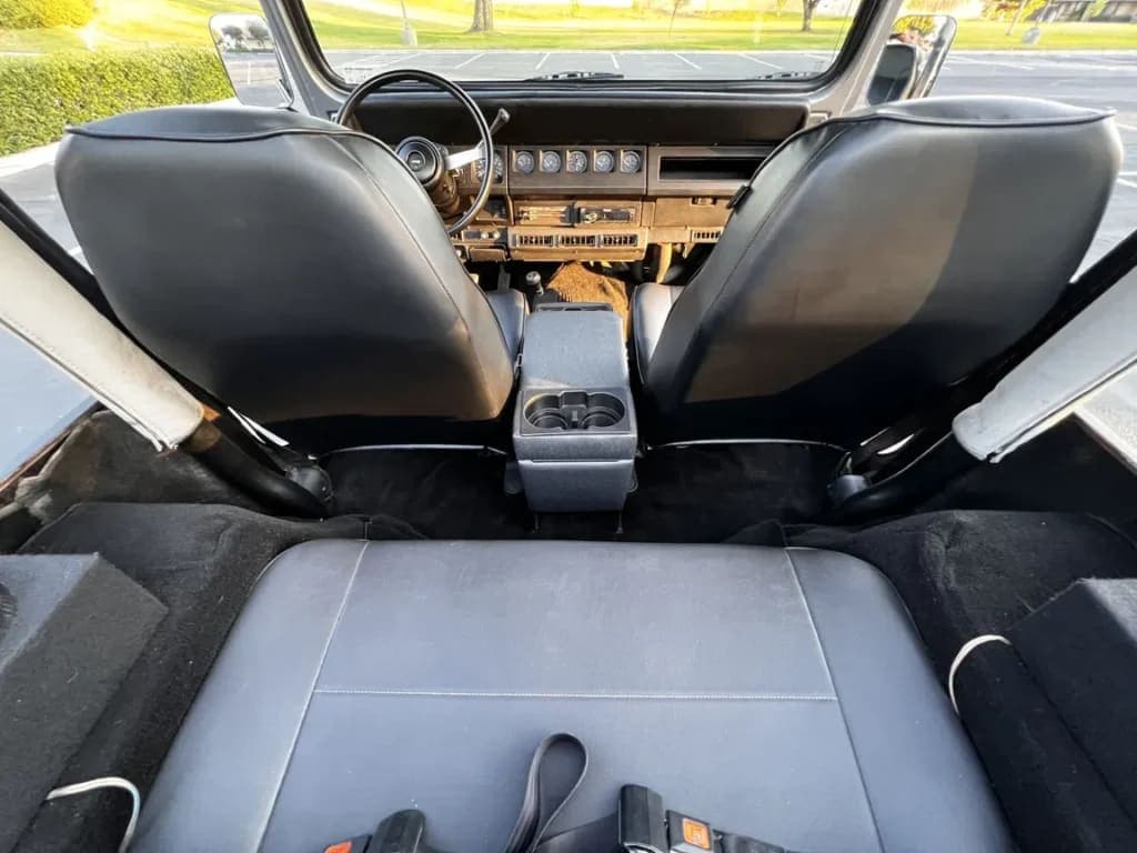 1988 Jeep Wrangler Laredo 4.2, view