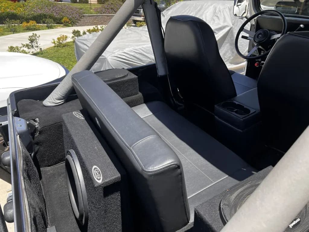 1988 Jeep Wrangler Laredo 4.2, view