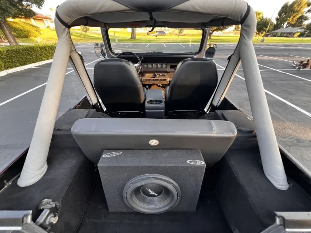 1988 Jeep Wrangler Laredo 4.2, view