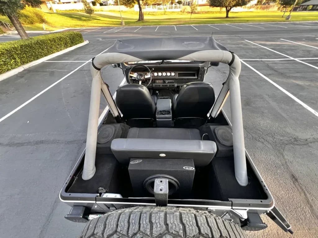 1988 Jeep Wrangler Laredo 4.2, view