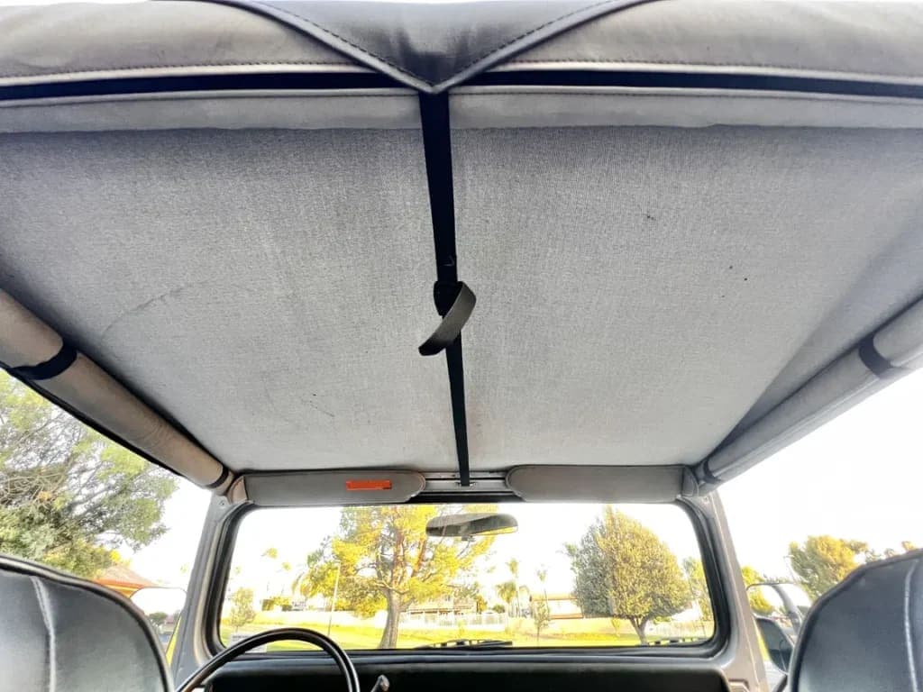 1988 Jeep Wrangler Laredo 4.2, view