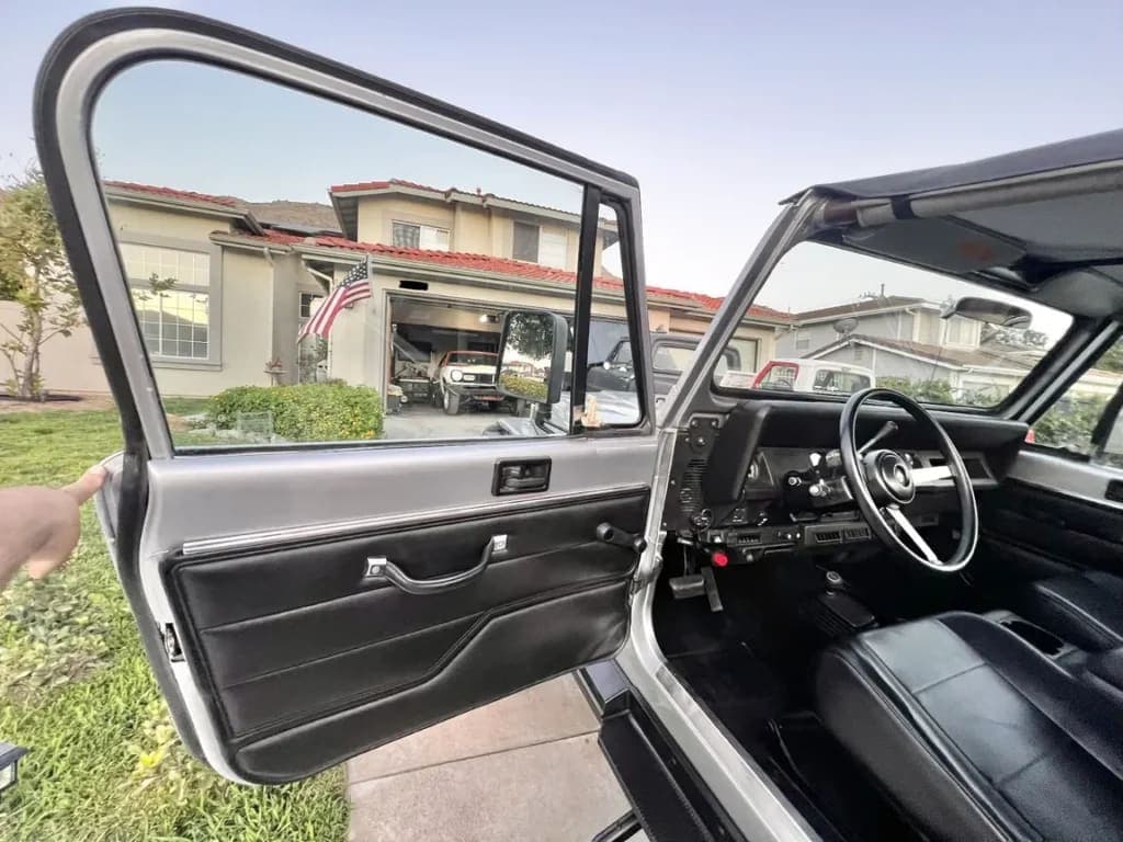 1988 Jeep Wrangler Laredo 4.2, view