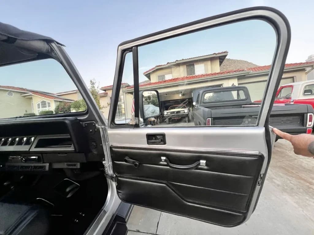 1988 Jeep Wrangler Laredo 4.2, view