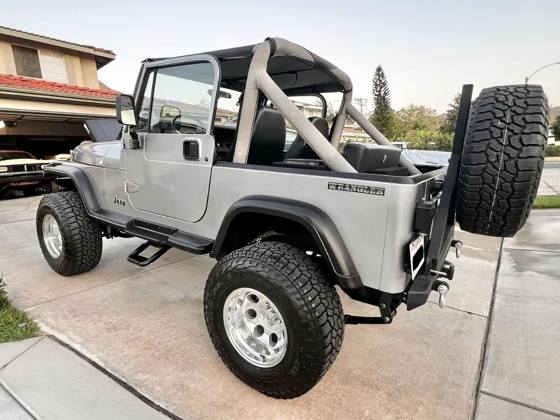 1988 Jeep Wrangler Laredo 4.2, view
