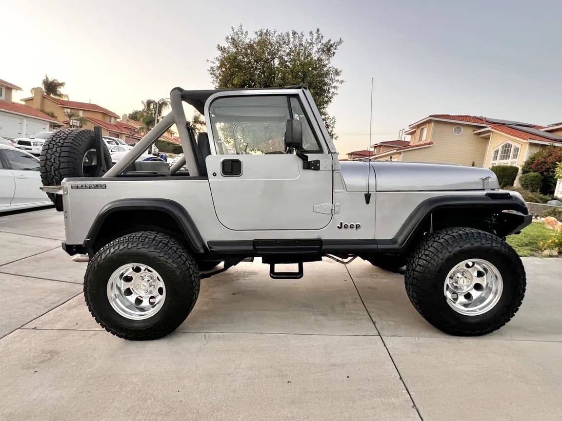 1988 Jeep Wrangler Laredo 4.2, view