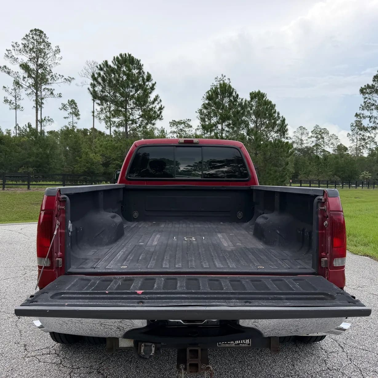 2002 Ford F-350 Super Duty XLT, view