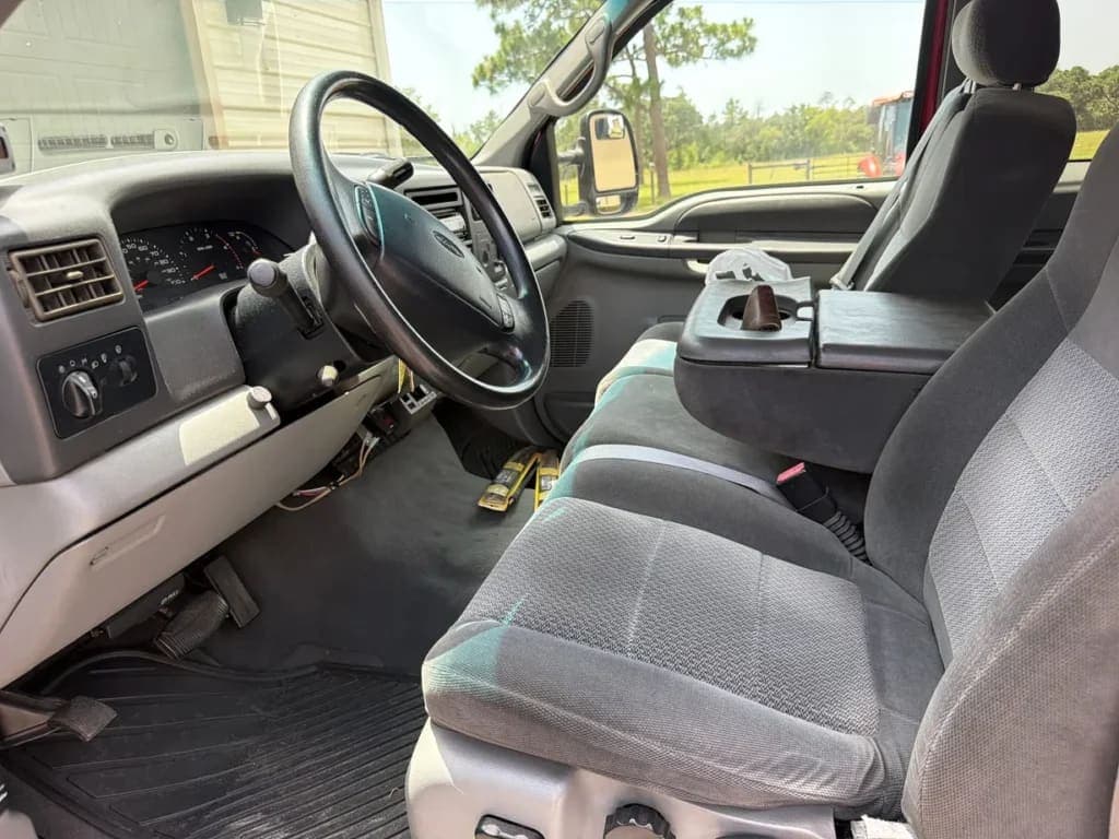 2002 Ford F-350 Super Duty XLT, view