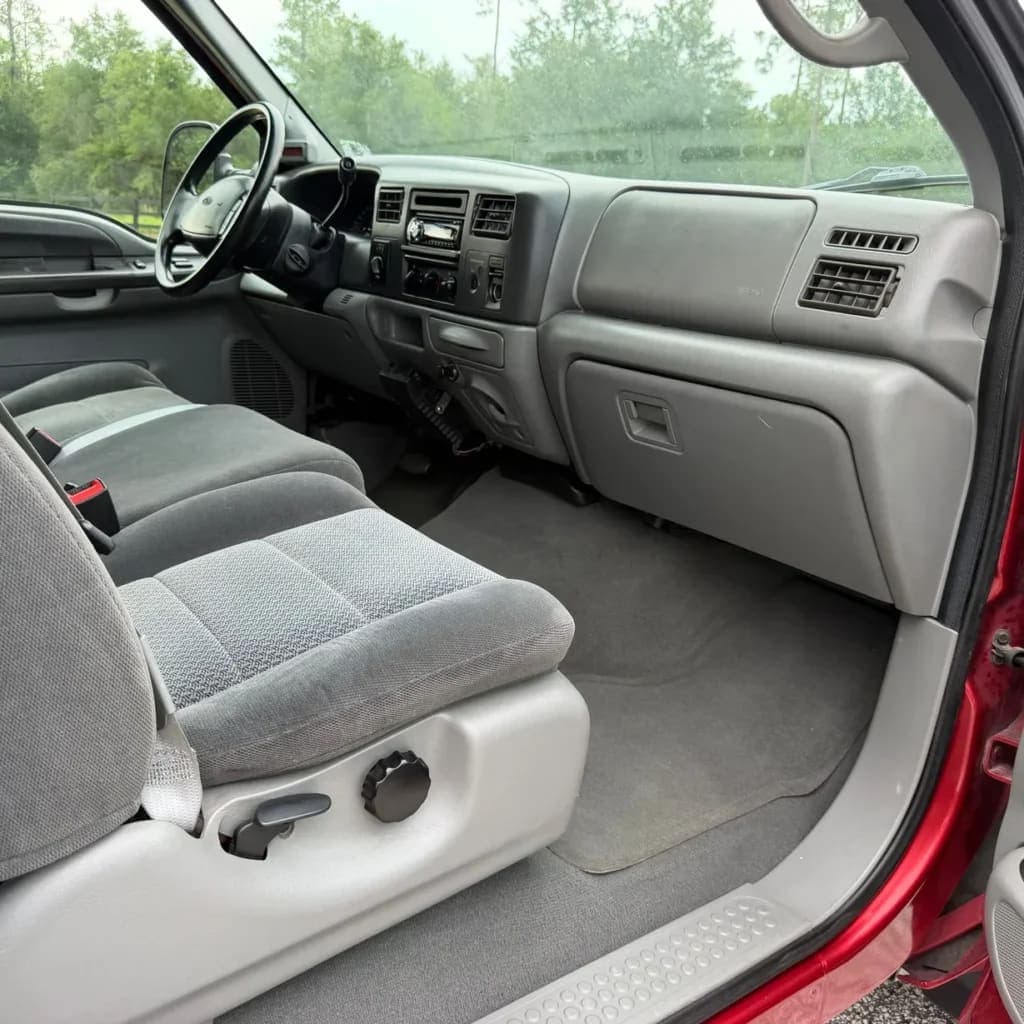2002 Ford F-350 Super Duty XLT, view