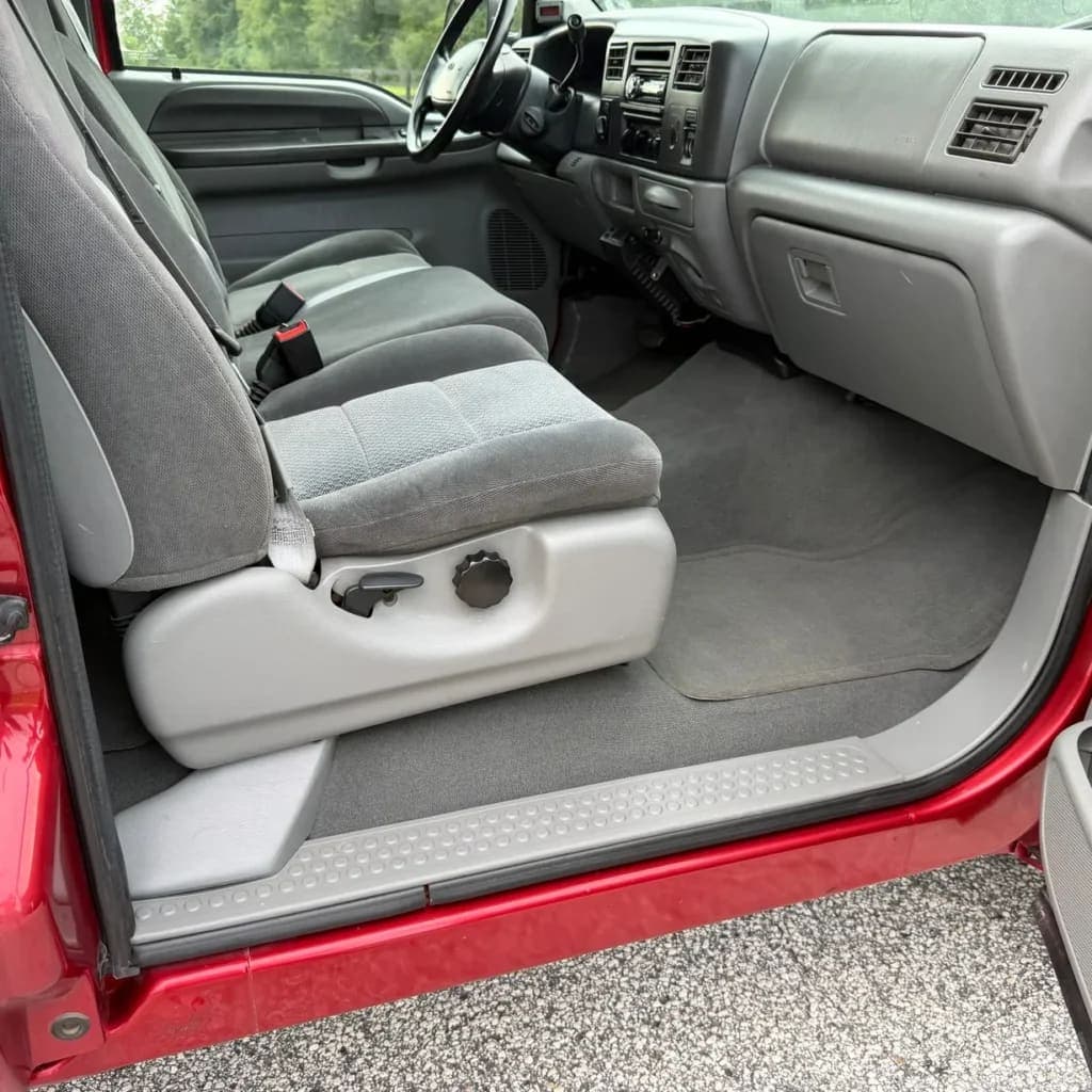 2002 Ford F-350 Super Duty XLT, view