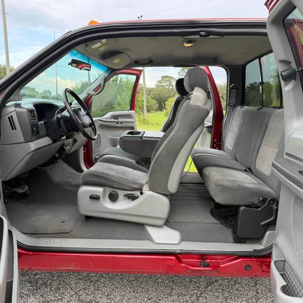 2002 Ford F-350 Super Duty XLT, view