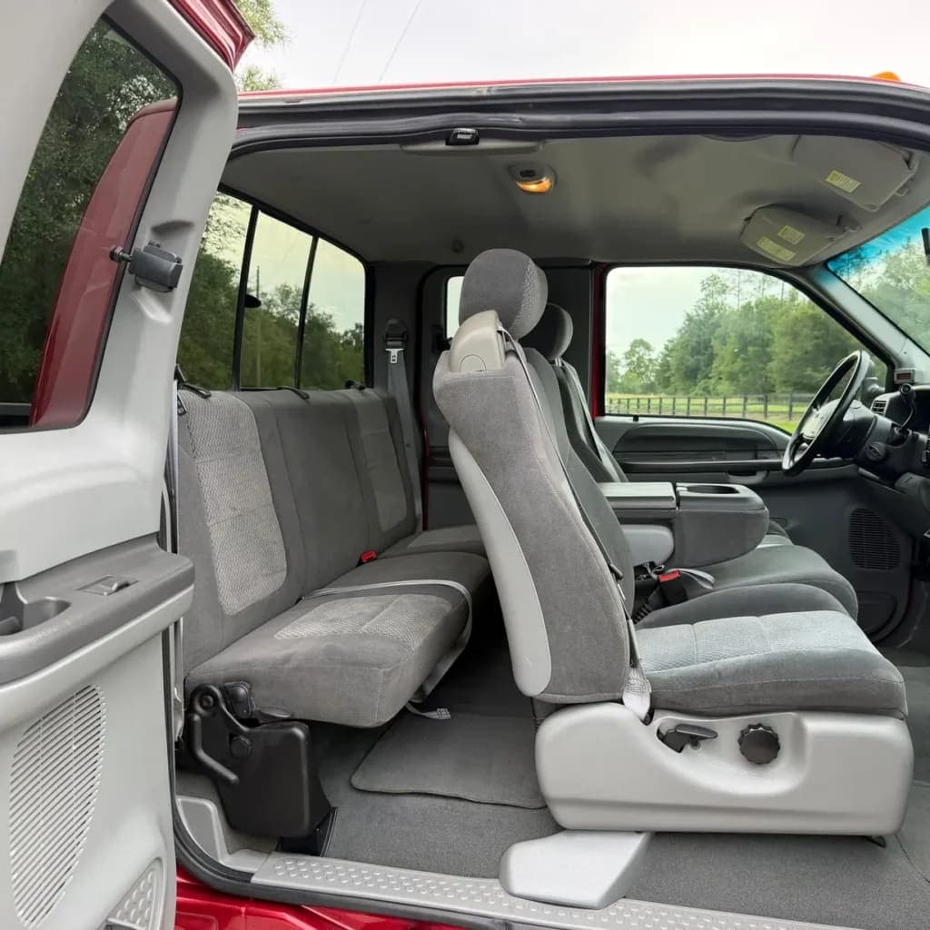 2002 Ford F-350 Super Duty XLT, view
