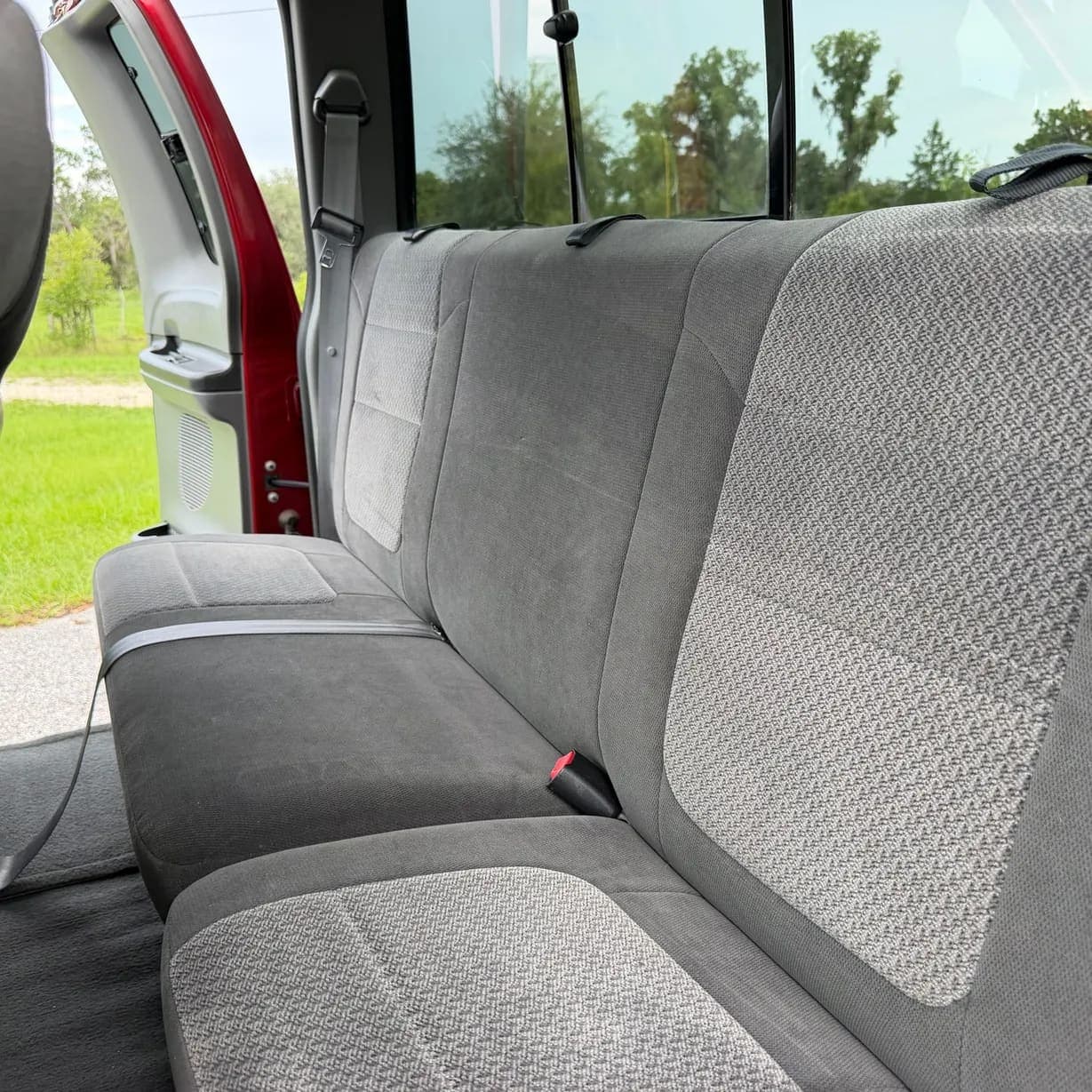 2002 Ford F-350 Super Duty XLT, view