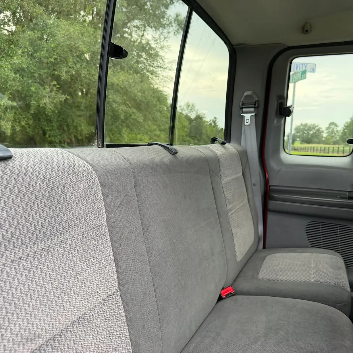 2002 Ford F-350 Super Duty XLT, view