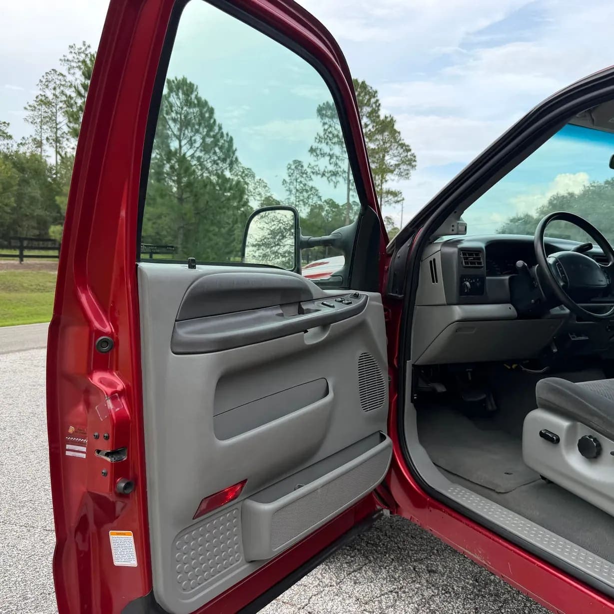 2002 Ford F-350 Super Duty XLT, view