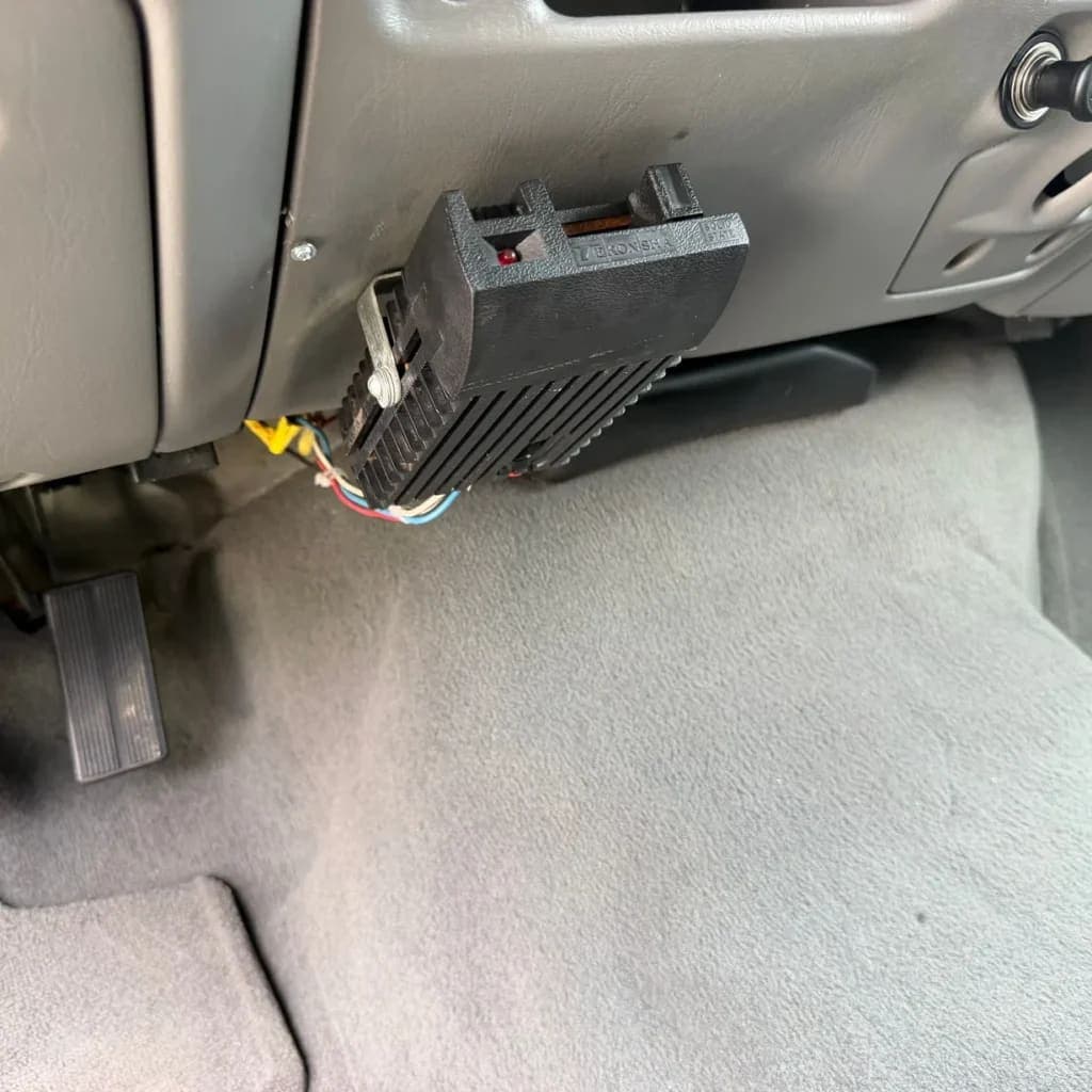2002 Ford F-350 Super Duty XLT, view