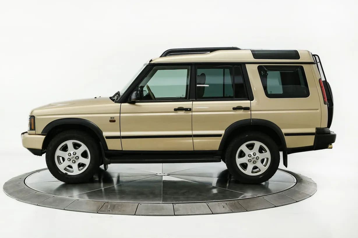 2004 Land Rover Discovery II SE, view