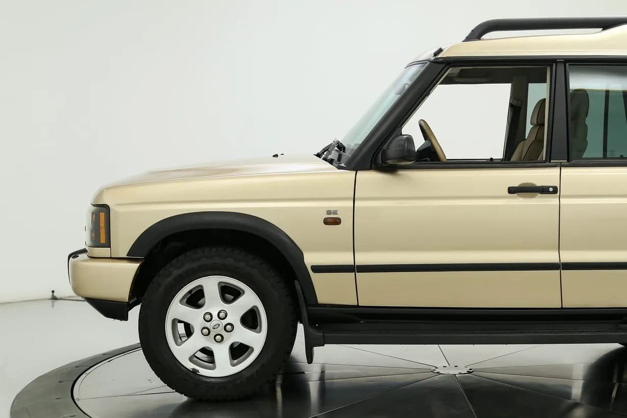 2004 Land Rover Discovery II SE, view