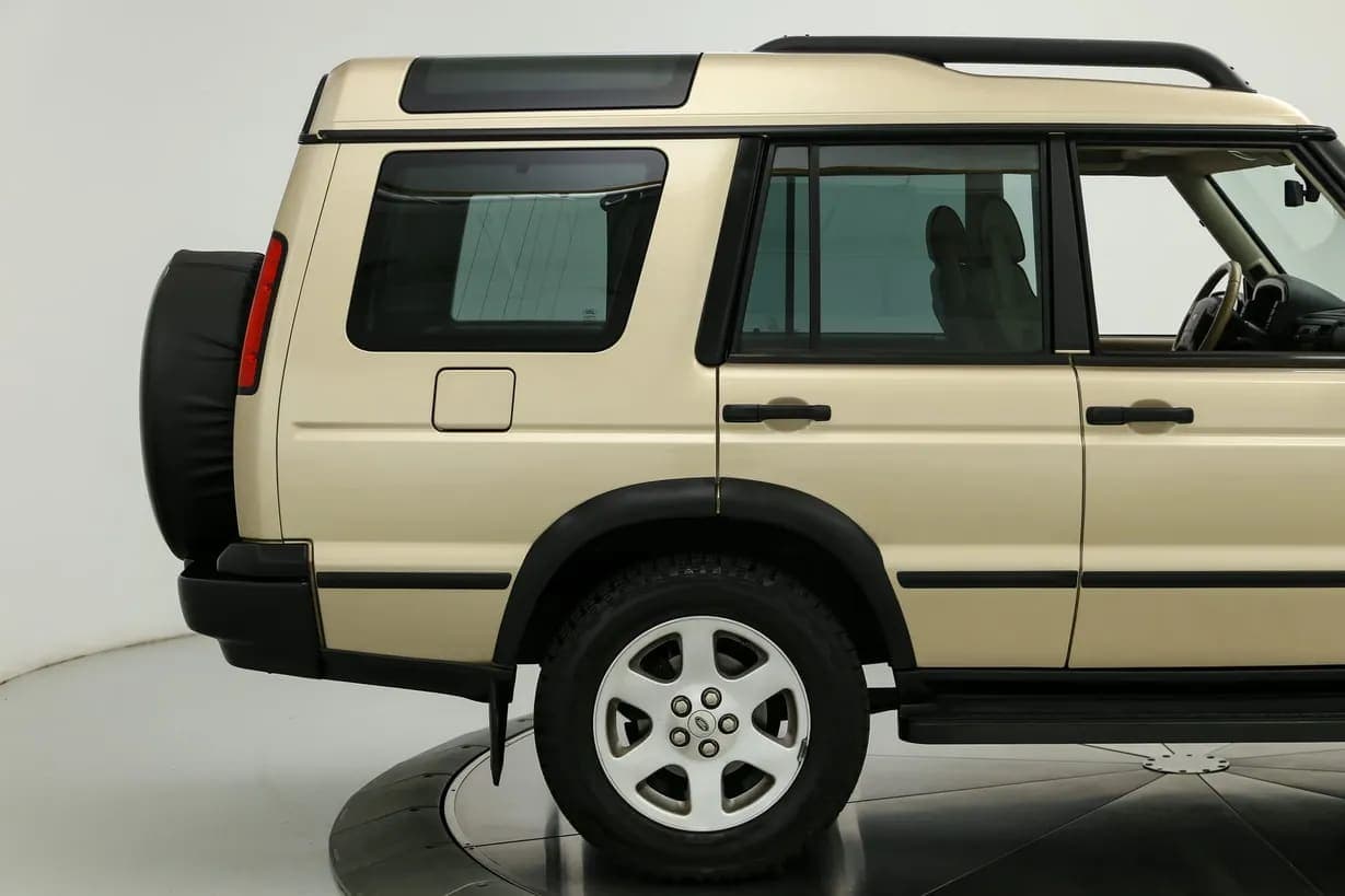 2004 Land Rover Discovery II SE, view