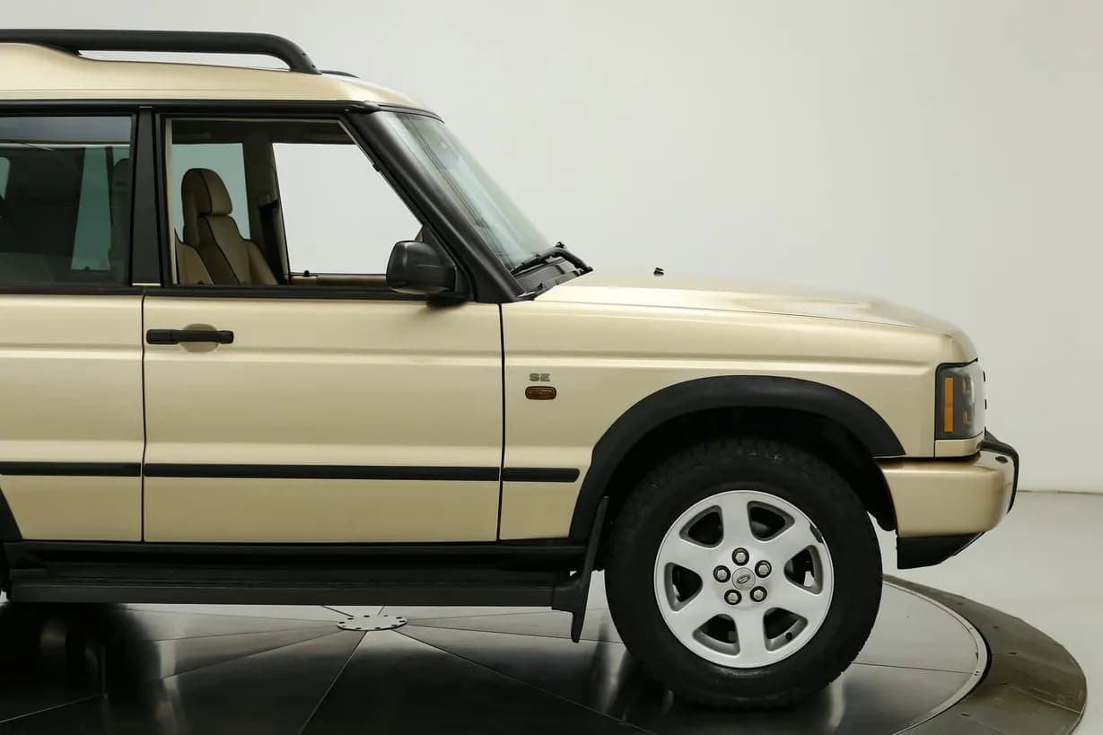 2004 Land Rover Discovery II SE, view