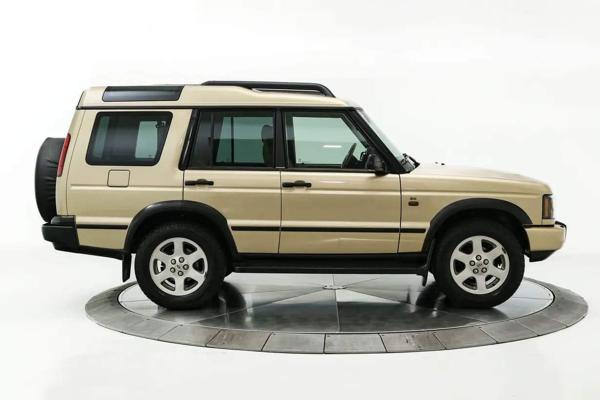 2004 Land Rover Discovery II SE, view