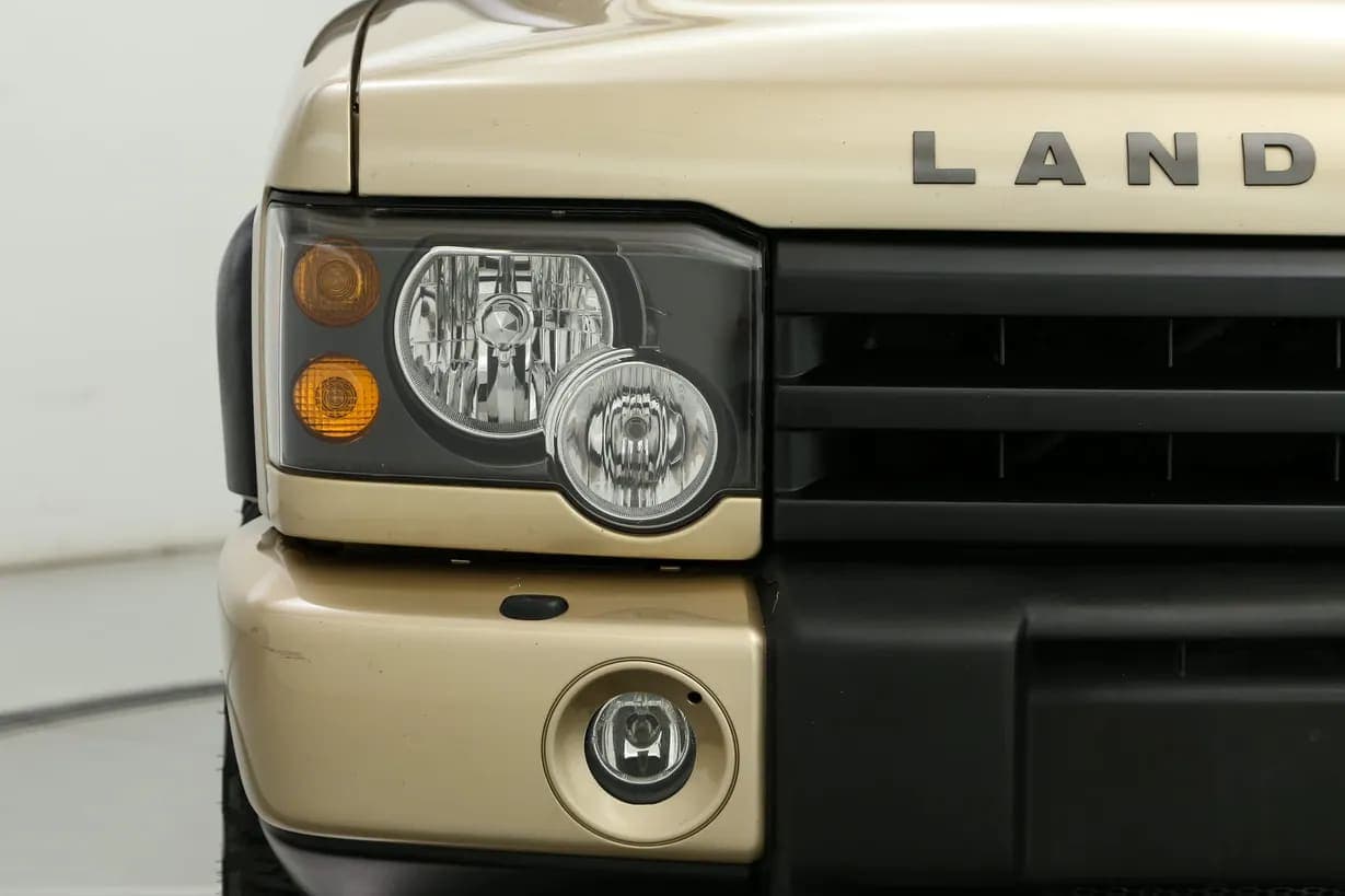 2004 Land Rover Discovery II SE, view