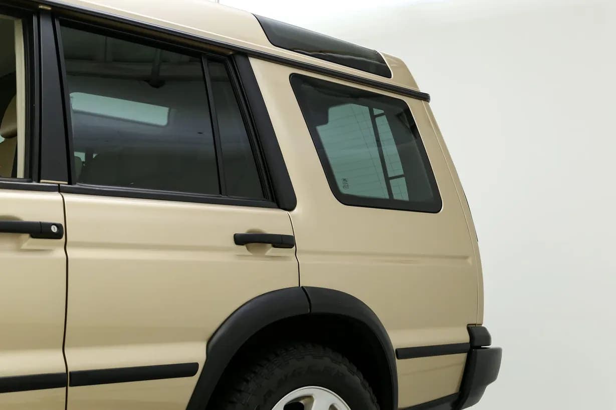 2004 Land Rover Discovery II SE, view