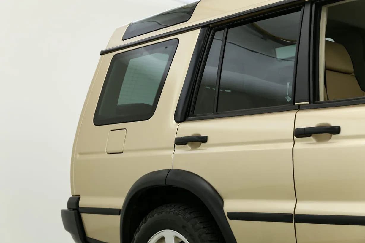 2004 Land Rover Discovery II SE, view