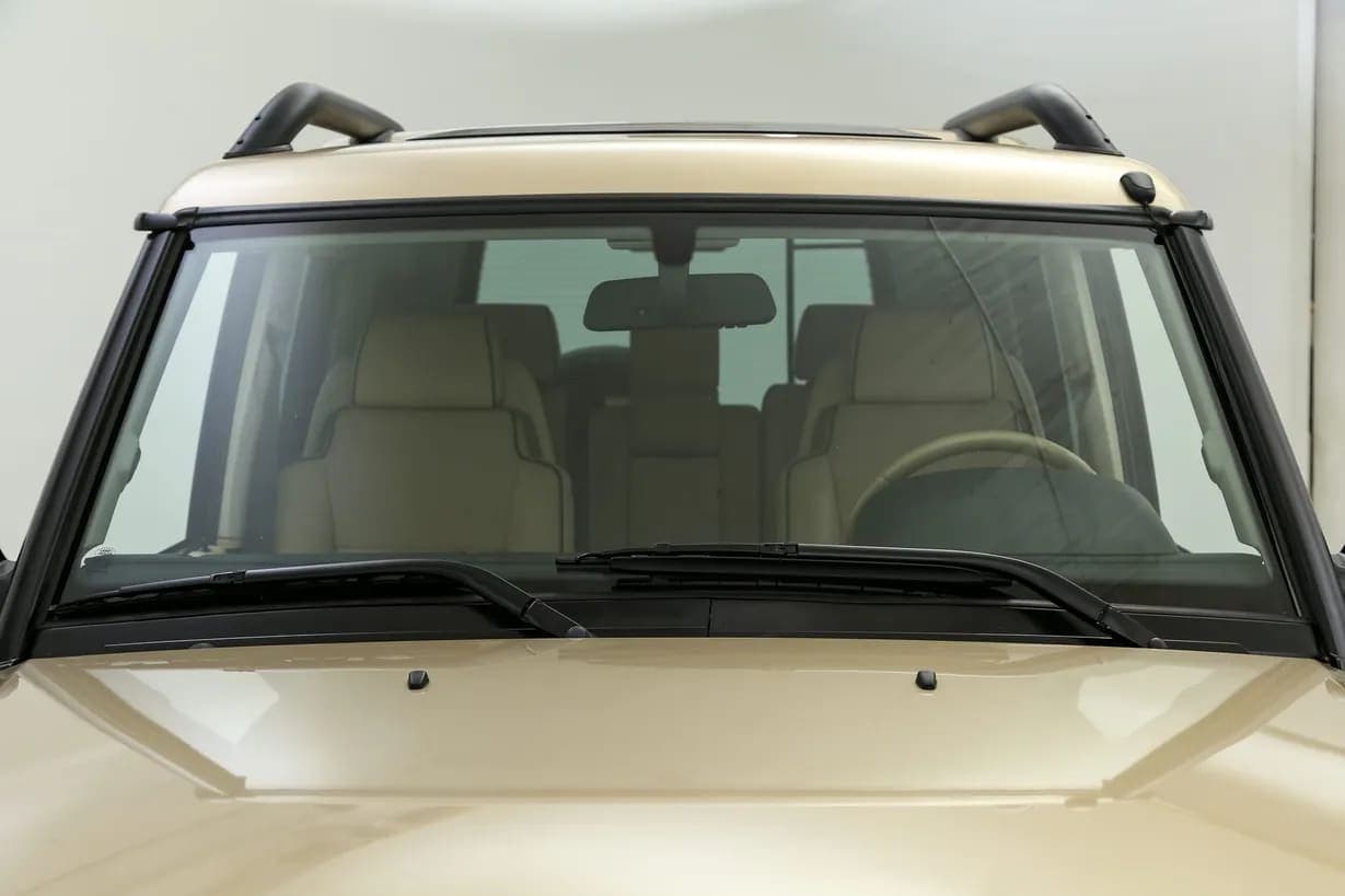 2004 Land Rover Discovery II SE, view