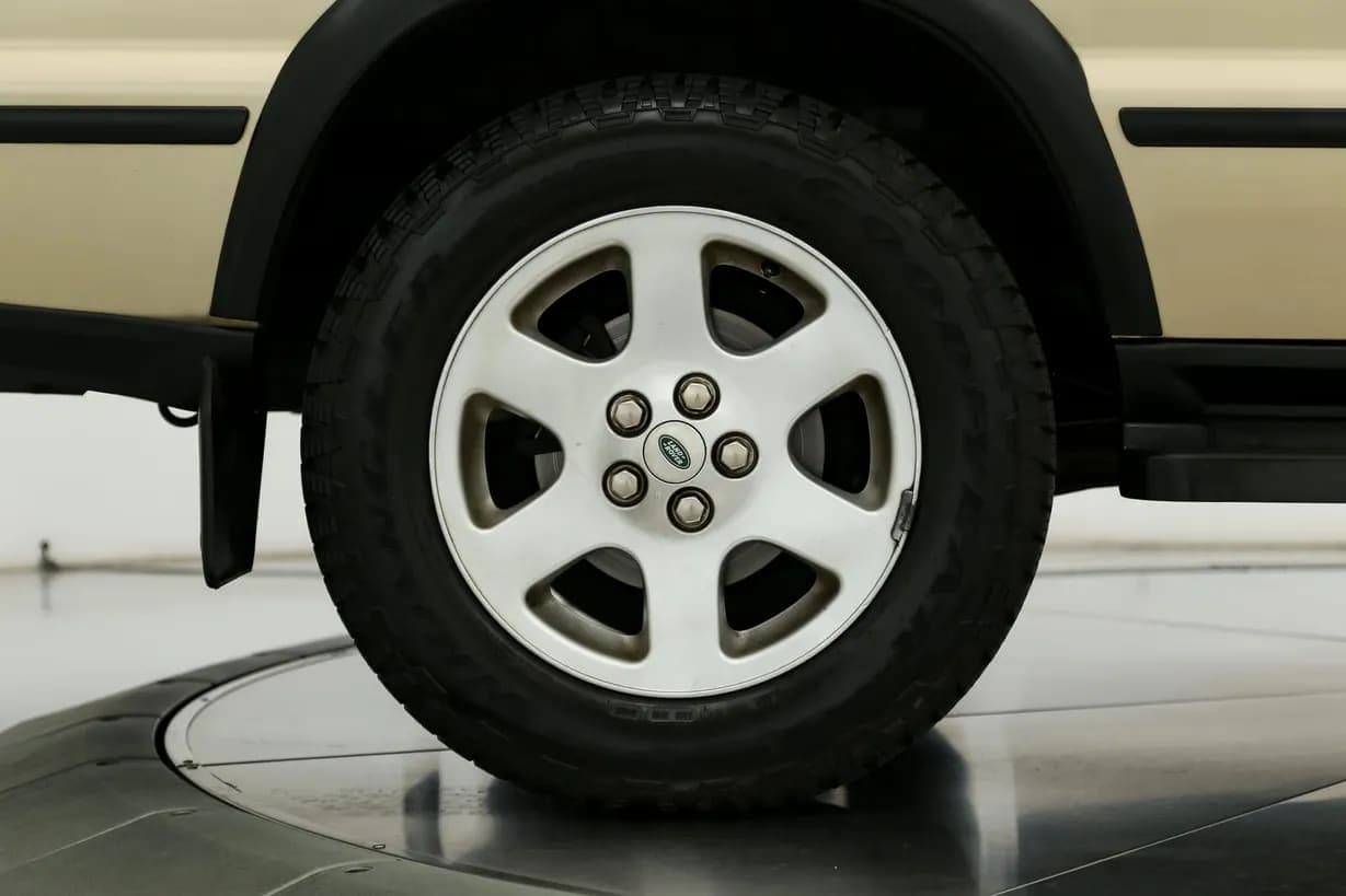 2004 Land Rover Discovery II SE, view