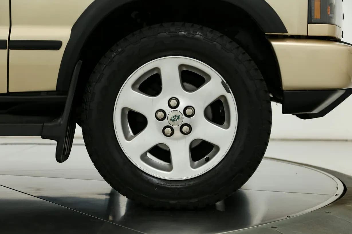 2004 Land Rover Discovery II SE, view