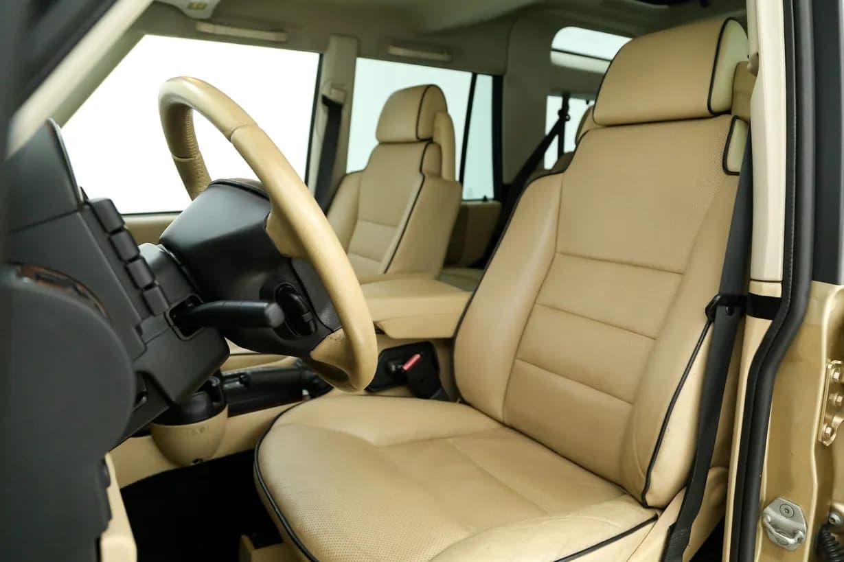 2004 Land Rover Discovery II SE, view