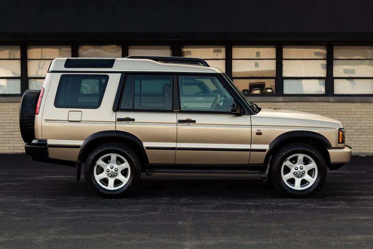 2004 Land Rover Discovery II SE, view