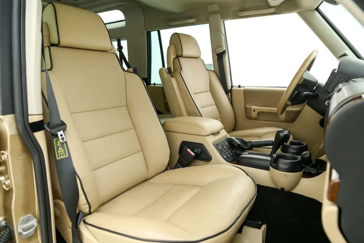 2004 Land Rover Discovery II SE, view