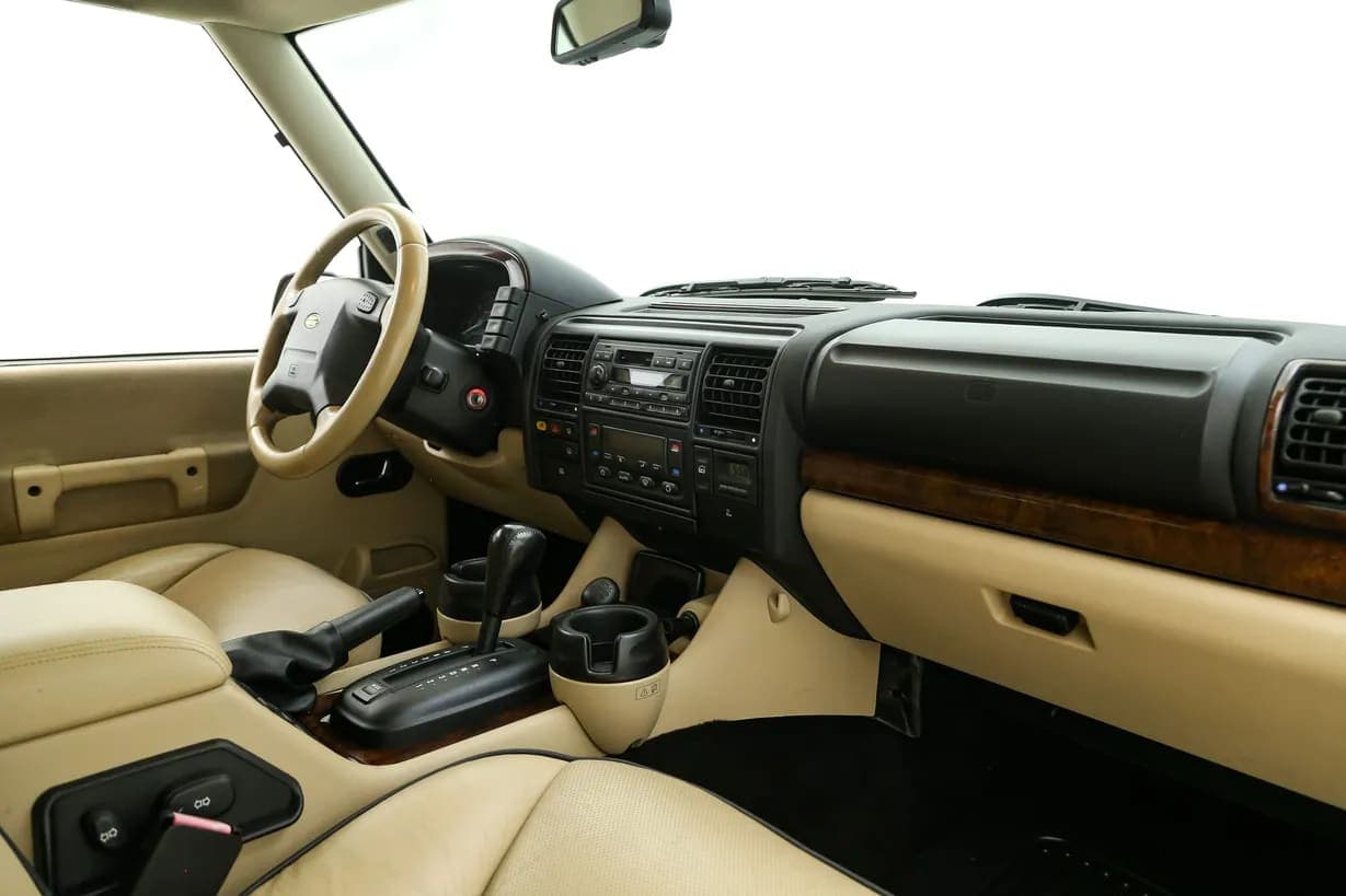 2004 Land Rover Discovery II SE, view