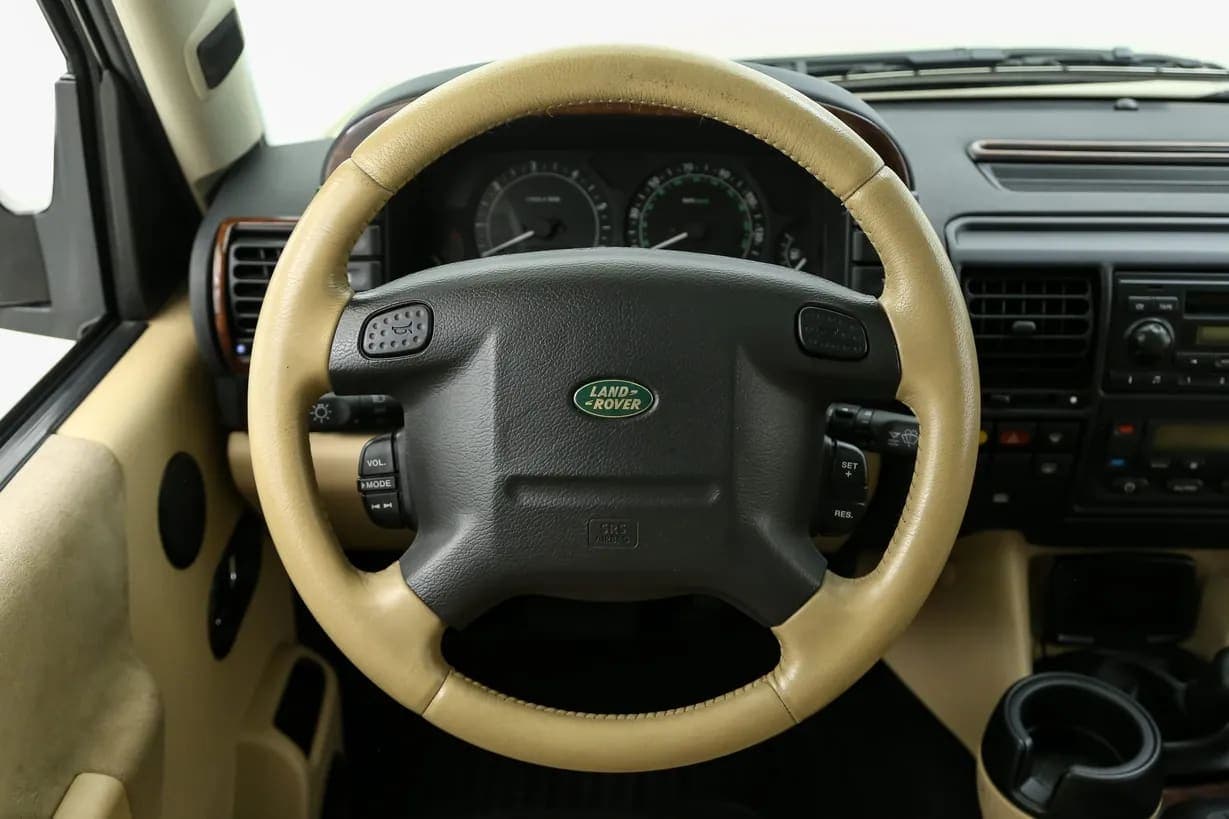 2004 Land Rover Discovery II SE, view