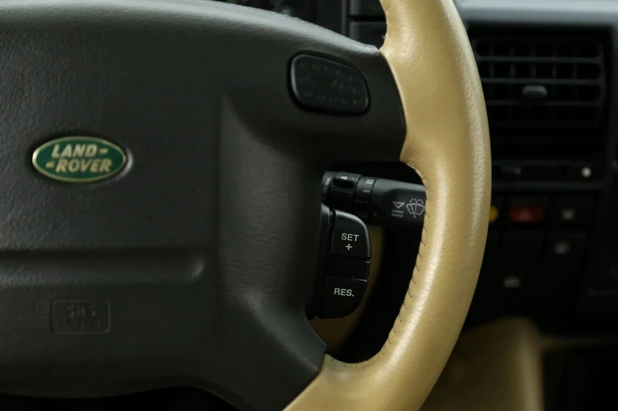 2004 Land Rover Discovery II SE, view